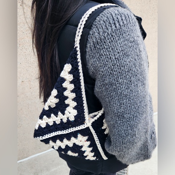 Crochet Handbag - Picture 1 of 4